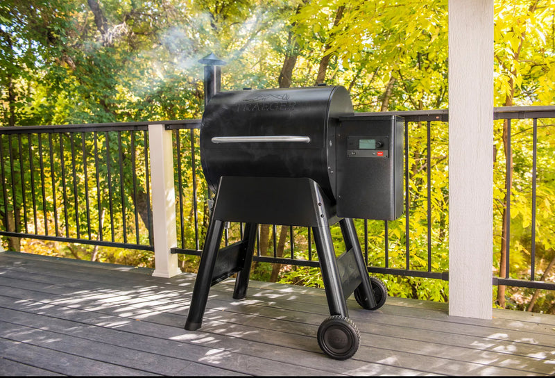 TRAEGER PRO 575 WOOD PELLET GRILL